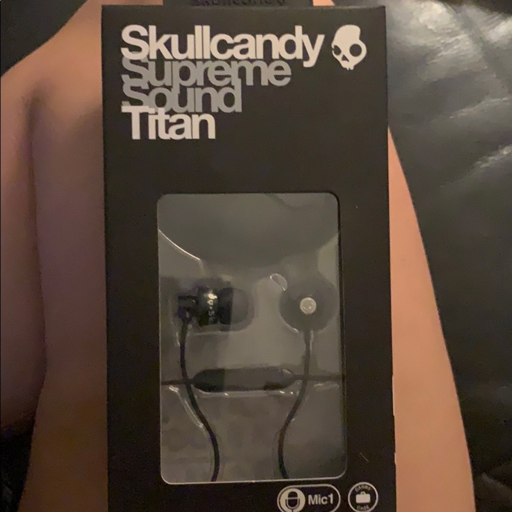 Skull candy supreme sound titan headphones